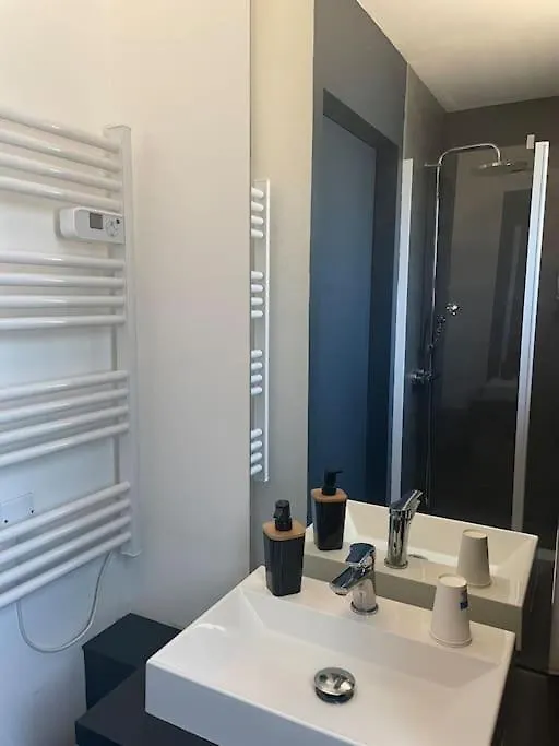 Tatil Evi Chalet Moderne, Jacuzzi & Cinema Saint-Coulitz