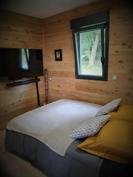 Chalet Moderne, Jacuzzi & Cinema Saint-Coulitz Tatil Evi