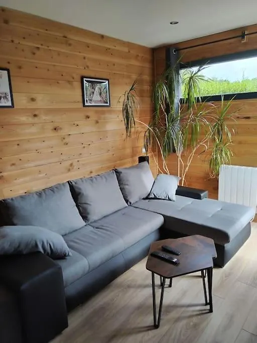 Tatil Evi Chalet Moderne, Jacuzzi & Cinema Saint-Coulitz Fransa